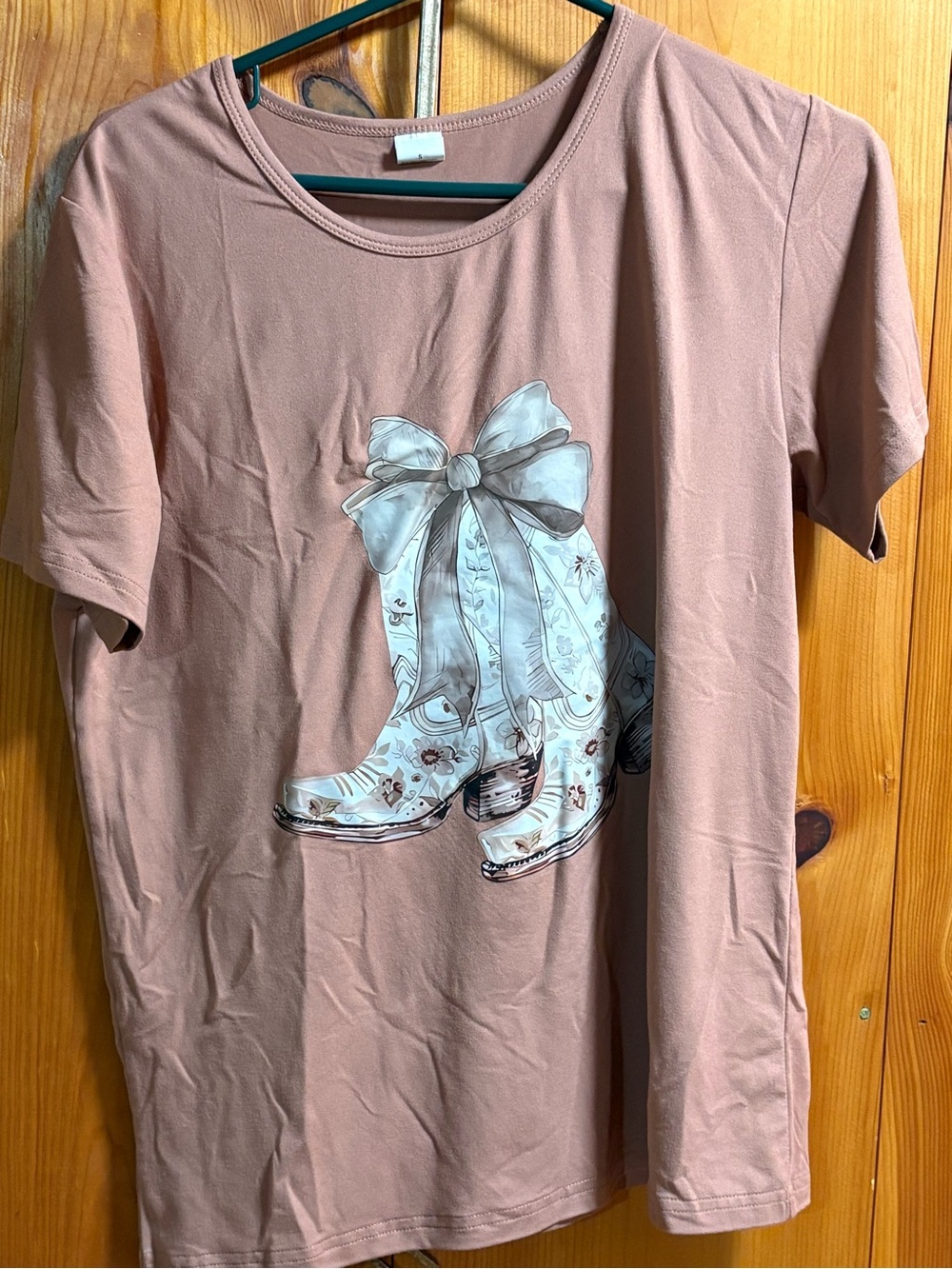Women’s Dusty Rose Graphic Tee with Bow Boot Print